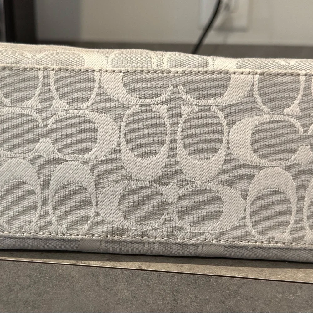 Coach Penelope Light Gray Signature Jacquard Tote and Wristlet! Matching Bundle! - Picture 9 of 10